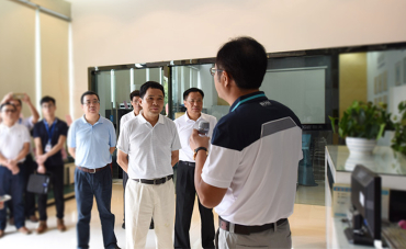 Chen Guangrong, director de la Oficina de Tierras y Recursos de Guangdong, llegó a Large Power para realizar trabajos de investigación.